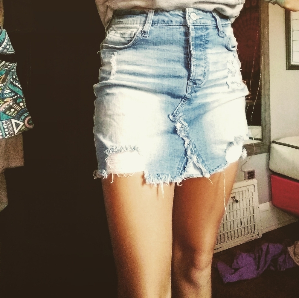 Ripped denim skirt